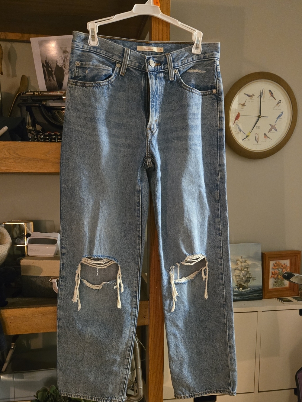 Levi's '94 Baggy Light Blue Distressed Straight Jeans - Size 27